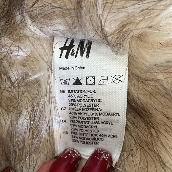 H&M thick, tan and brown scarf - Picture 4 of 4